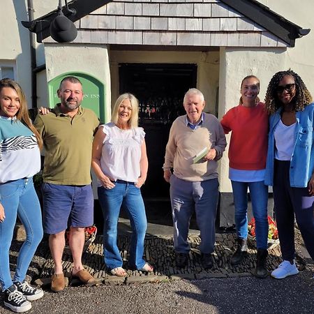 Half Moon Inn Sheepwash Exterior photo